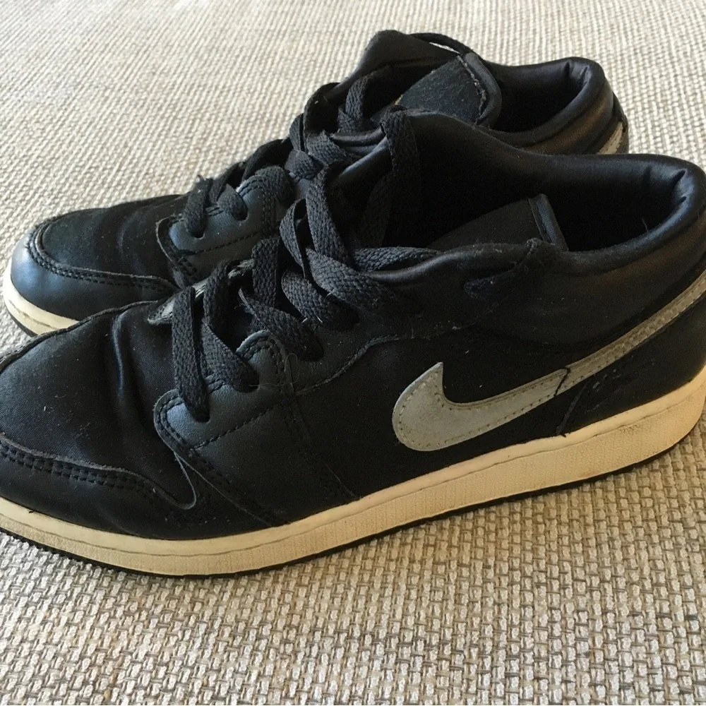 Nike Jordan Air 1 Size 5.5Y Sneakers